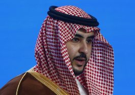 وزير دفاع السعودية يلتقي مفاوضي الحوثيين