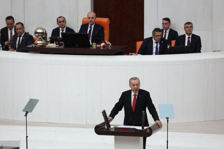 أردوغان، الأوروبيين، دستور جديد.