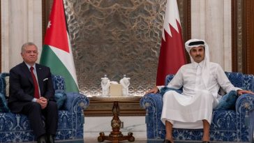 تبحث أمير قطر ملك الأردن جهود وقف إطلاق النار غزة